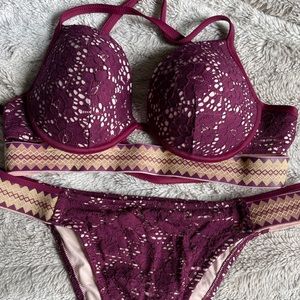 Women’s bikini swim suit